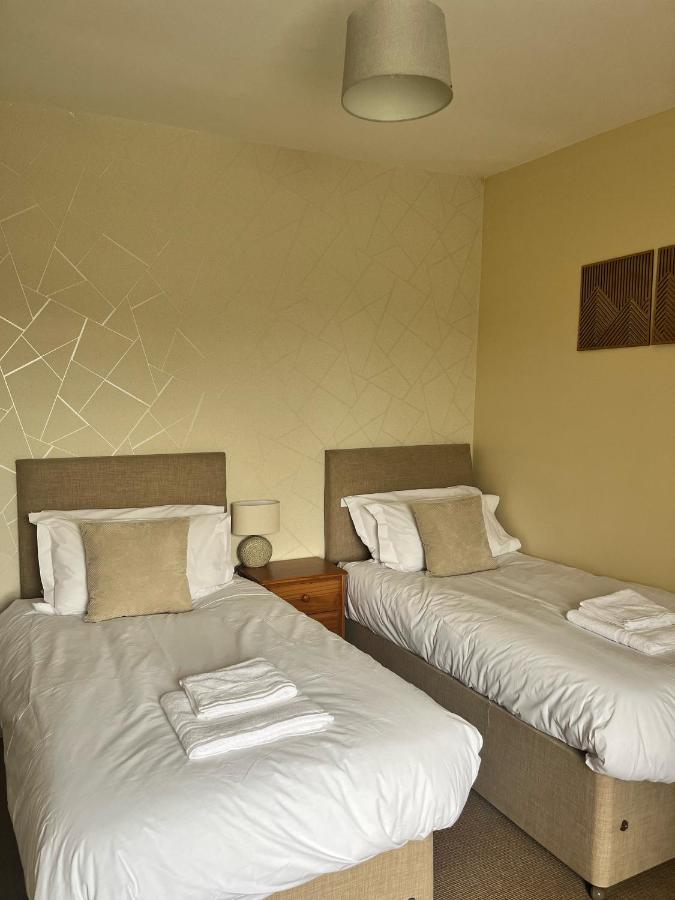 The Lion Hotel Llansantffraid-ym-Mechain Extérieur photo